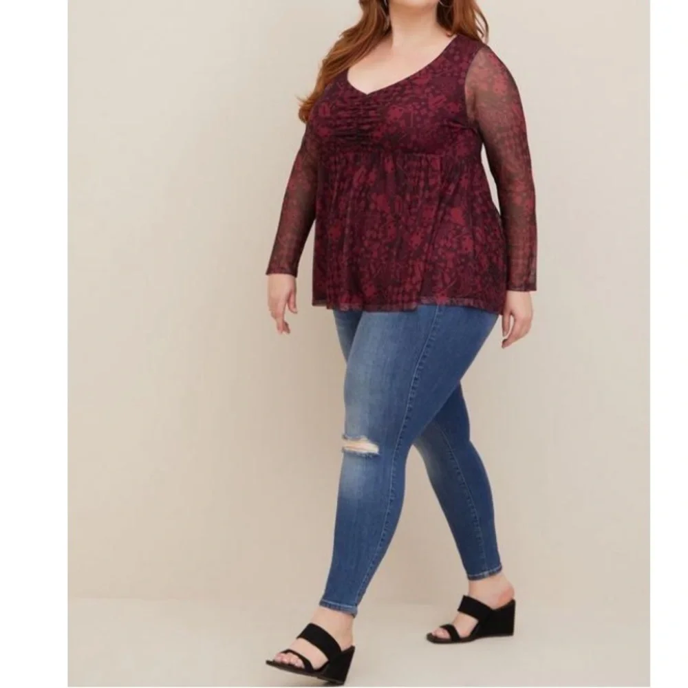 TORRID NWT DISNEY VILLAINS LONG SLEEVE CINCH FRONT TOP MESH QUEEN OF HEARTS - Picture 4 of 7